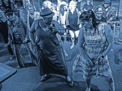 juke-joint women dancing and singing